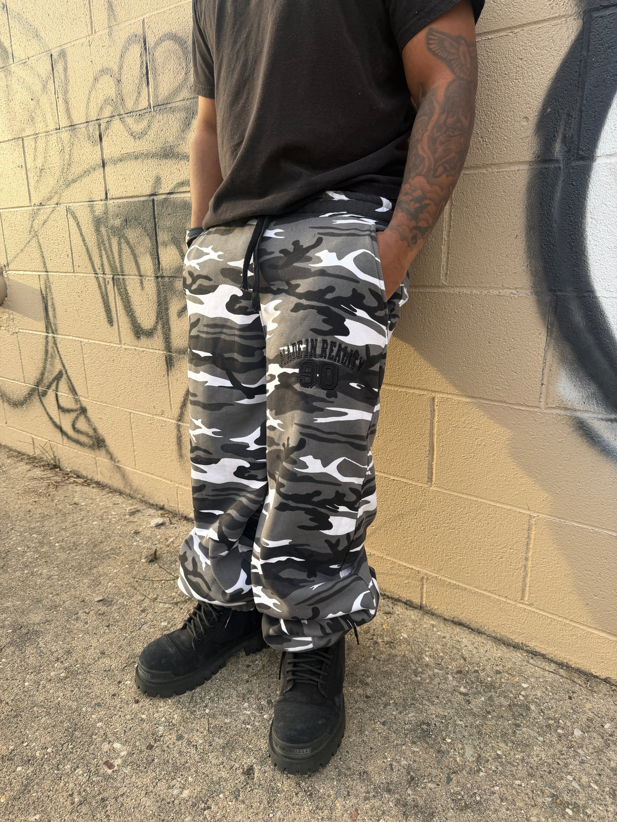 DZ MADE IN REALITY SWEATZ “GREY CAMO”