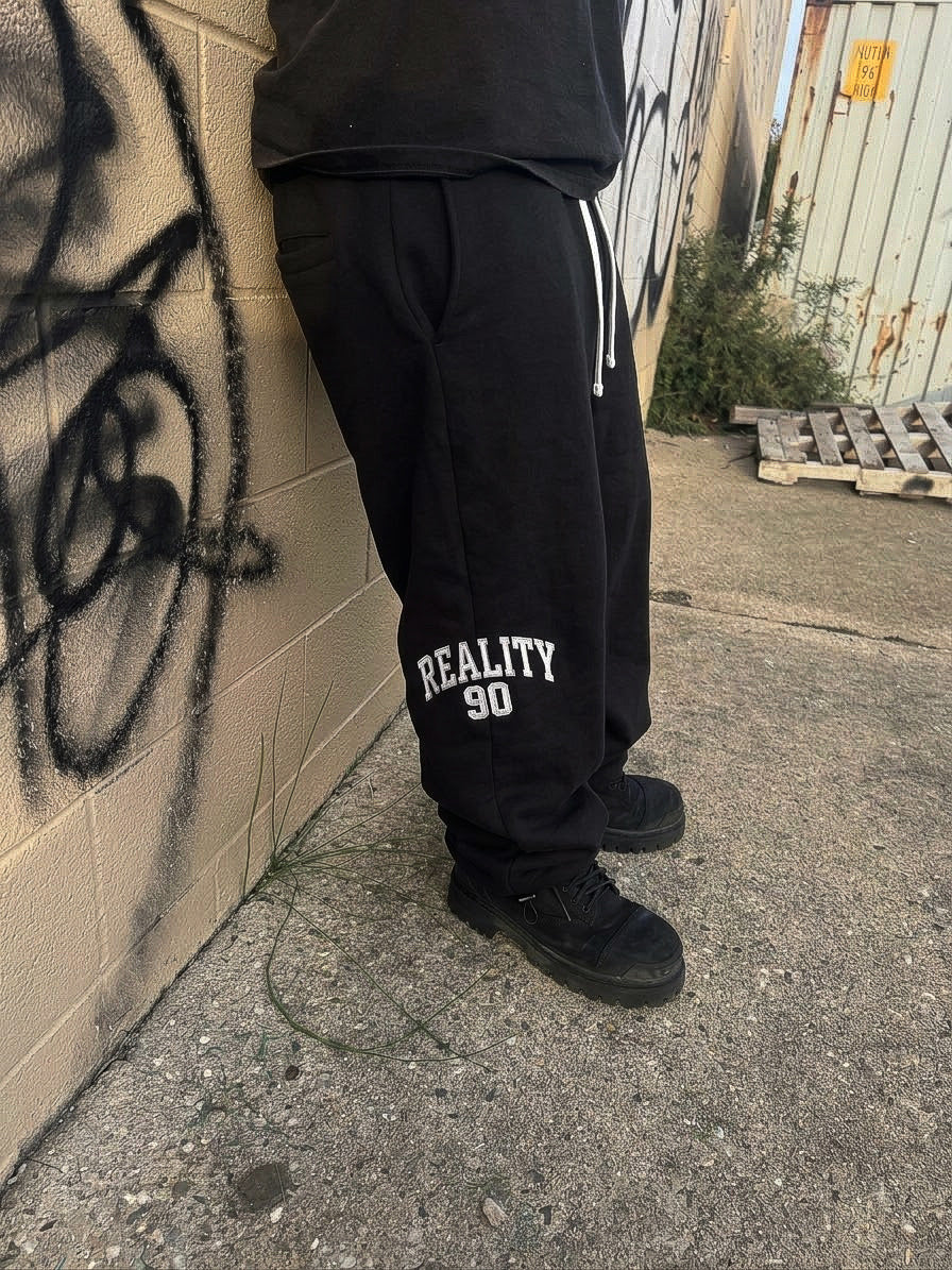 DZ MADE IN REALITY SWEATZ “BLACK”